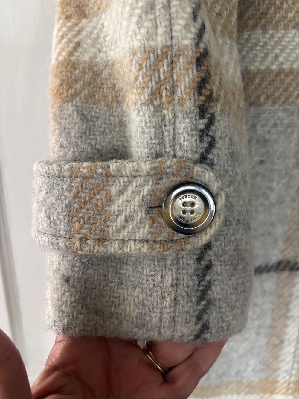 Burberry wool coat nwt - Picture 8 of 10